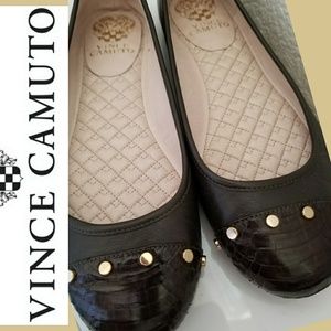 VINCE CAMUTO FLAT SHOES